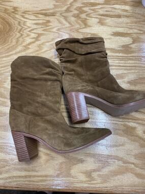 Schutz Ashlee Women's 10 B Bear Suede Pointed Toe Pull-On Ruched Ankle Boots